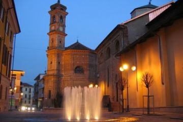 Piazza Vittorio Emanuele II al termine dei lavori della piazza del Municipio (Ft. Paola Camoletto)