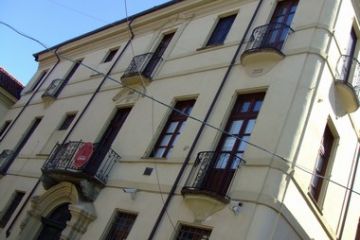 Palazzo Oliveri (sec. XVIII) - Lascito al Comune dalla Famiglia Oliveri, oggi sede di associazioni culturali.